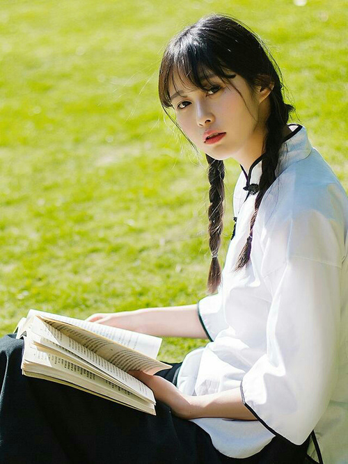 中超球队高压战术奏效，压迫性十足，破解足球高压战术